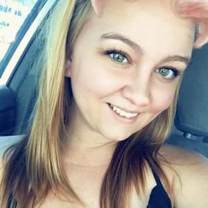 Meet your Posher, Lacia